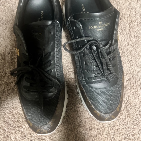 Louis. Vuitton sneakers size 9 - Picture 2 of 9